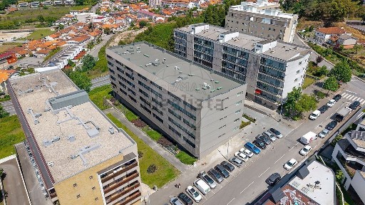 Apartamento T3 à venda na Rua Doutor Augusto Ferreira da Cunha