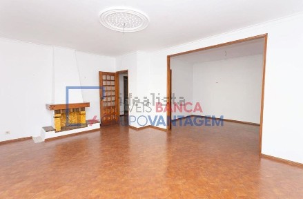 Apartamento T3 à venda em São Victor