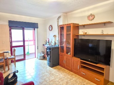 Apartamento T2 à venda na Rua Adelaide Félix s/n