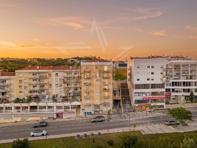 Apartamento T3 à venda em Alcobaça e Vestiaria