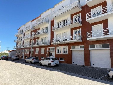Apartamento T4 à venda na Rua Amália Rodrigues