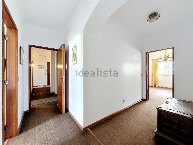 Apartamento T3 à venda na Avenida Marquês de Pombal a