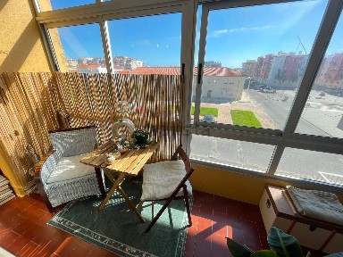 Apartamento T1 à venda em Peniche