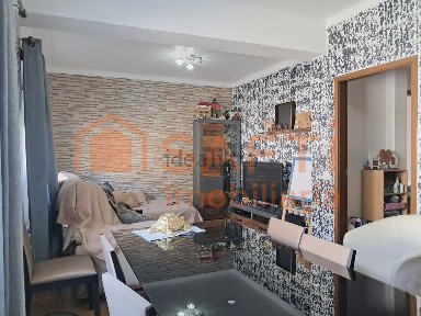 Apartamento T2 à venda na Rua Polibio Gomes dos Santos
