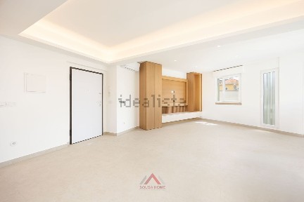 Apartamento T4 à venda no Bairro dos Anjos - Vale da Cabrita