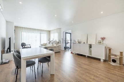 Apartamento T3 à venda na Rua dos Sismeiros, 27