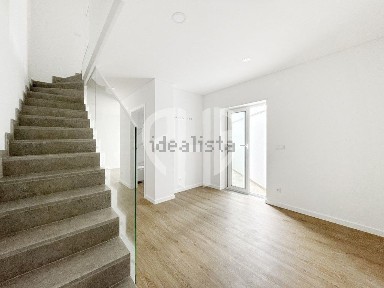 Apartamento T2 à venda no Beco da Pinta