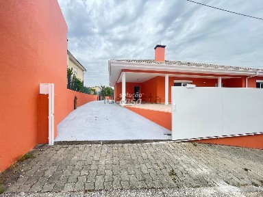 Moradia independente à venda em Canedo