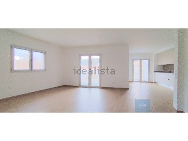 Apartamento T3 à venda na Rua Grupo Desportivo Os Nazarenos Sn