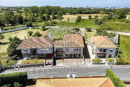 Moradia independente à venda na Rua Rui do Vouga