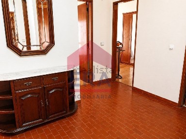 Apartamento T3 à venda na Rua b