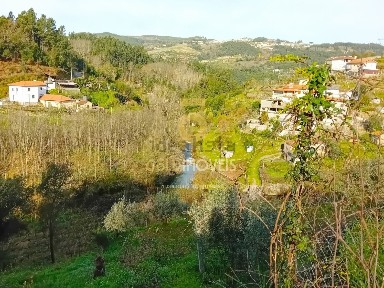 Moradia independente à venda em Santa Maria de Sardoura