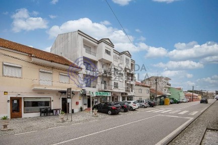 Apartamento T3 à venda na Rua 25 de Abril s/n