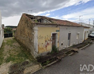 Moradia em banda à venda em Tramagal