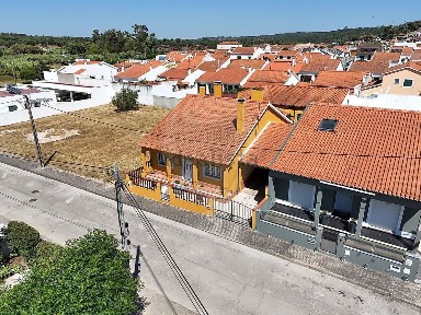 Moradia independente à venda na Rua Ti Rita do André