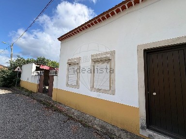 Moradia independente à venda em Paio Mendes