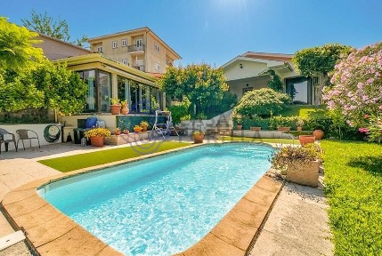 Casa ou moradia à venda na Rua Monte do Areinho s/n