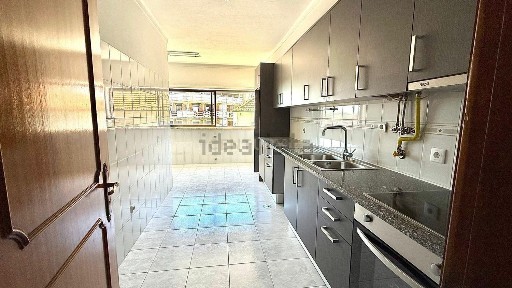 Apartamento T3 à venda na Rua Doutor Agostinho Tinoco, 8