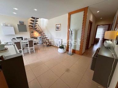 Apartamento T5 à venda em Nazaré