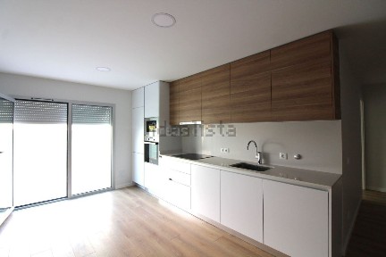 Apartamento T2 à venda em Marrazes e Barosa
