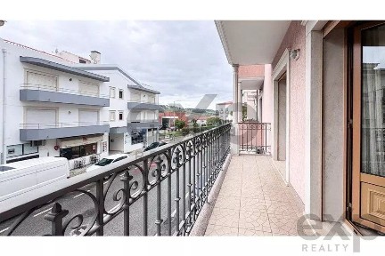 Apartamento T3 à venda na Rua do Castelo, 3