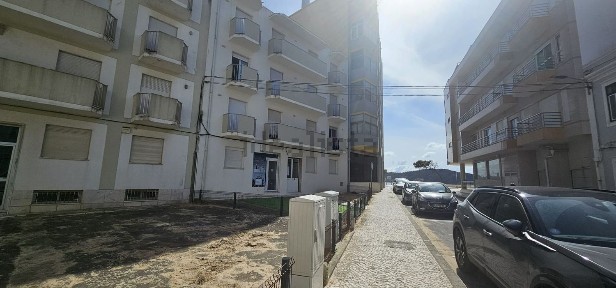 Apartamento T1 à venda na Rua Doutor Júlio Frederico de Guimarães Biel s/n