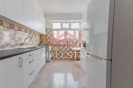 Apartamento T2 à venda na Rua Miguel Torga, 1