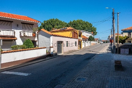 Moradia geminada à venda na Rua Conselheiro José Luciano de Castro, 45