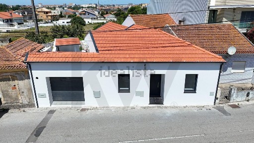 Moradia em banda à venda na Rua dos Barreiros, 109