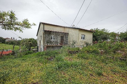Moradia independente à venda no Bairro Agúeiro