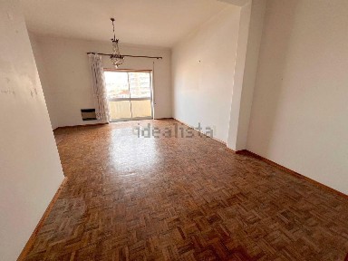 Apartamento T3 à venda na Rua 15 de Agosto, 57