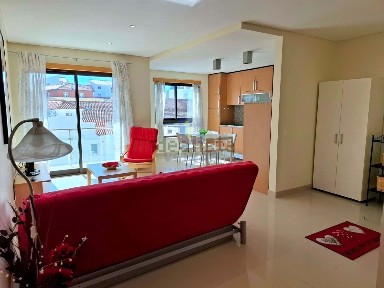 Apartamento T1 à venda na Rua Marechal Carmona, 5