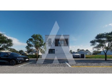 Moradia geminada à venda na Rua Heróis de Angola