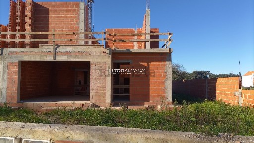 Moradia geminada à venda em Santa Joana