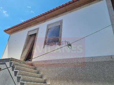 Moradia independente à venda em Lobão