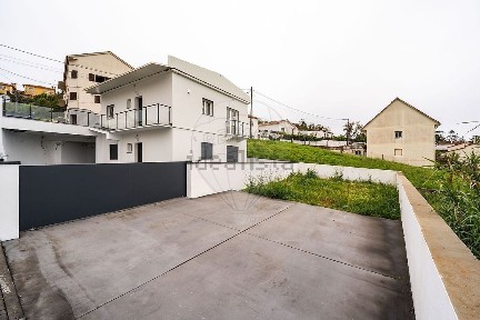 Apartamento T2 à venda na Rua do Arraial
