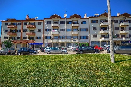 Apartamento T3 à venda em Alcobaça e Vestiaria