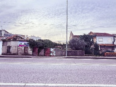 Moradia independente à venda na Avenida Floresta