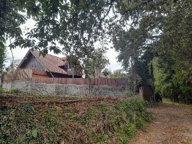 Moradia independente à venda no Centro de Oliveira de Azeméis