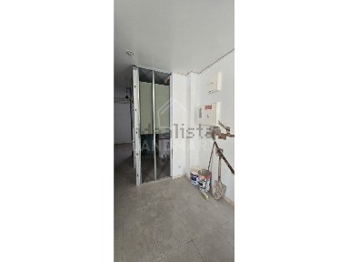 Apartamento T1 à venda na Rua Amélia Ferreira Guerra