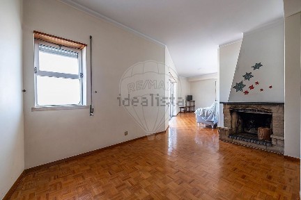 Apartamento T3 à venda em Alcobaça e Vestiaria