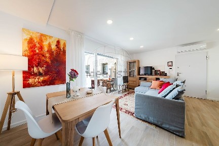 Apartamento T1 à venda na Rua Francisco Martins