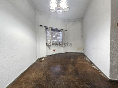 Apartamento T2 à venda na Rua Sebastião de Lima s/n