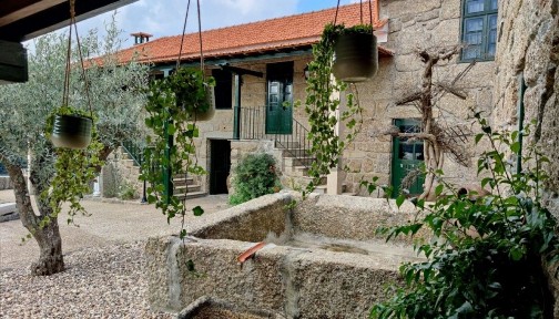 Solar à venda em Santa Maria de Sardoura