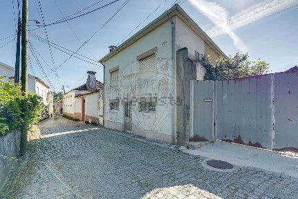 Moradia independente à venda na Rua São João