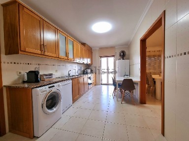 Apartamento T2 à venda na Rua Lance de Esprangiera
