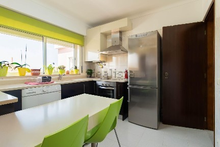 Apartamento T1 à venda na Rua Alexandre Herculano, 14