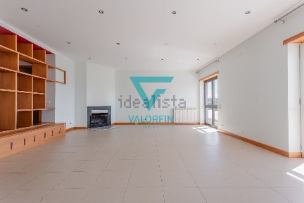 Apartamento T3 à venda em Batalha