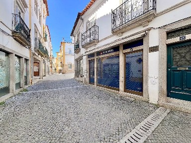 Arrendamento de espaço comercial no Largo da Misericórdia, 7
