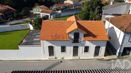 Moradia independente à venda em Sangalhos